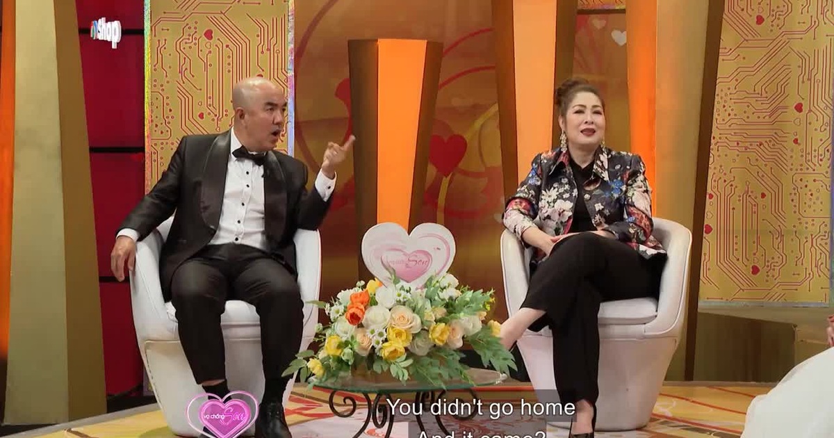 Video: Chàng trai nhậu say, bật khóc trong sinh nhật bạn gái vì ghen tuông | Báo Dân trí
