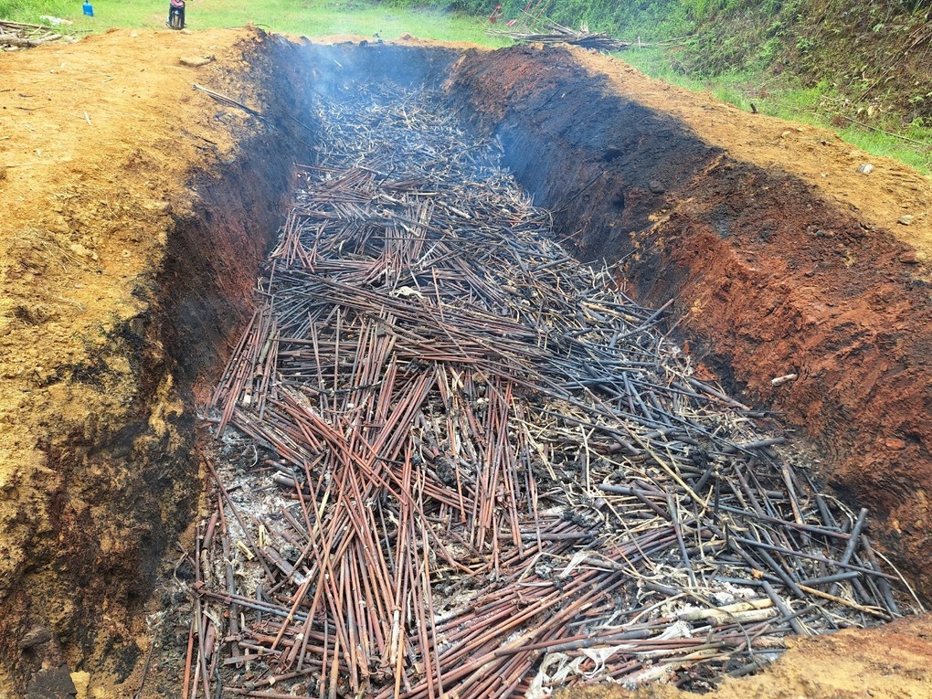 Lào Cai tiêu hủy hơn 11.200 vũ khí quân dụng, vũ khí tự chế - 2 Lào Cai tiêu hủy hơn 11.200 vũ khí quân dụng, vũ khí tự chế - 2