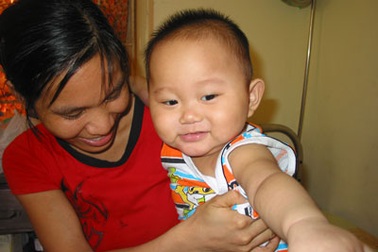 Niềm vui trở lại với bé 11 tháng tuổi bỏng nước sôi 