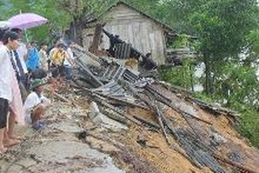 Mịt mù “mắt lũ” Quế Phong