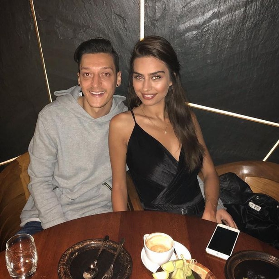 Per Mertesacker tiết lộ bất ngờ việc Mesut Ozil bị Arsenal ghẻ lạnh - 2 Per Mertesacker tiết lộ bất ngờ việc Mesut Ozil bị Arsenal ghẻ lạnh - 2