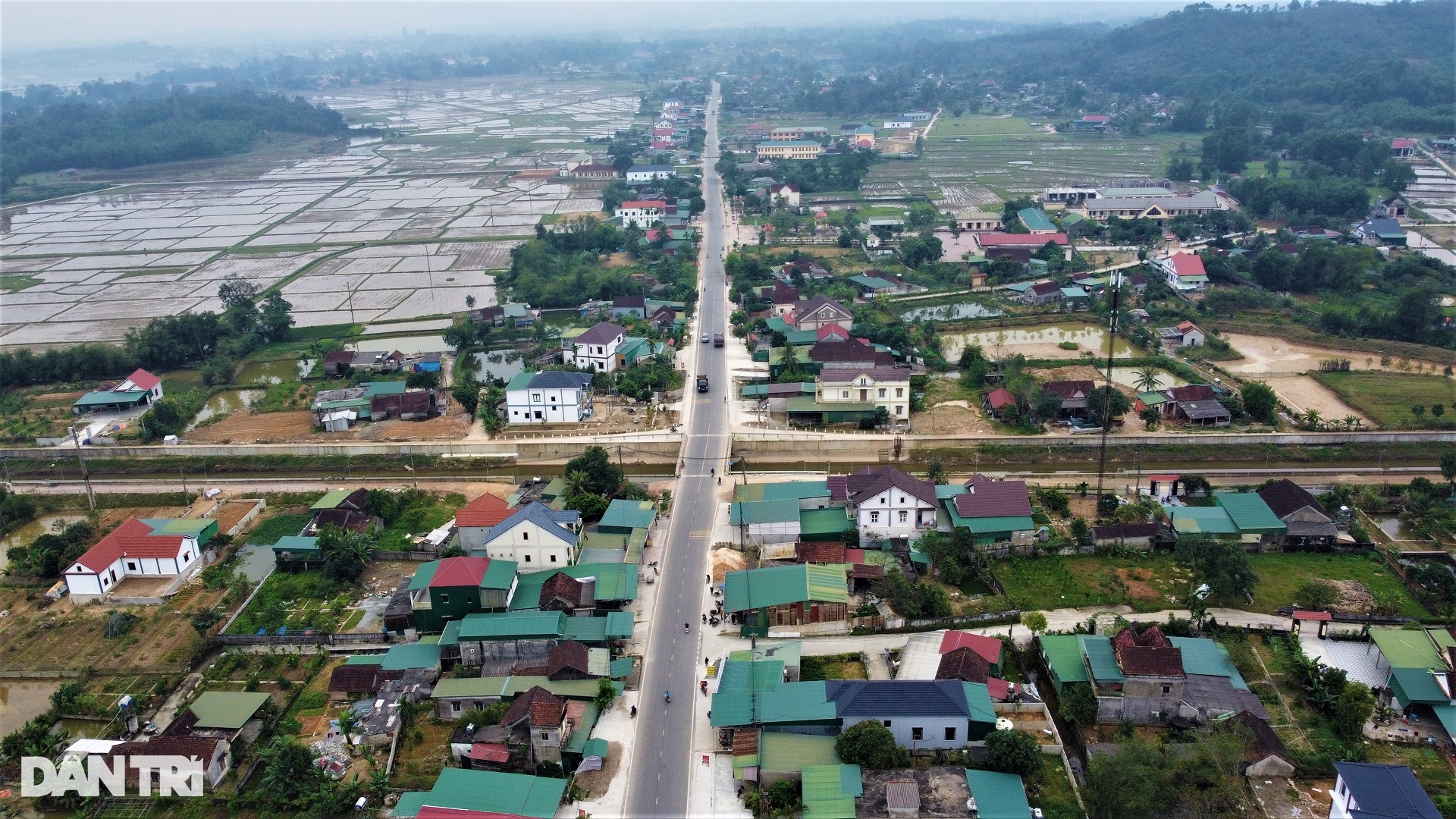 Dự án nghìn tỷ đi qua, nhà dân thành hầm, bơm nước mưa cả ngày không hết - 13 Dự án nghìn tỷ đi qua, nhà dân thành hầm, bơm nước mưa cả ngày không hết - 13