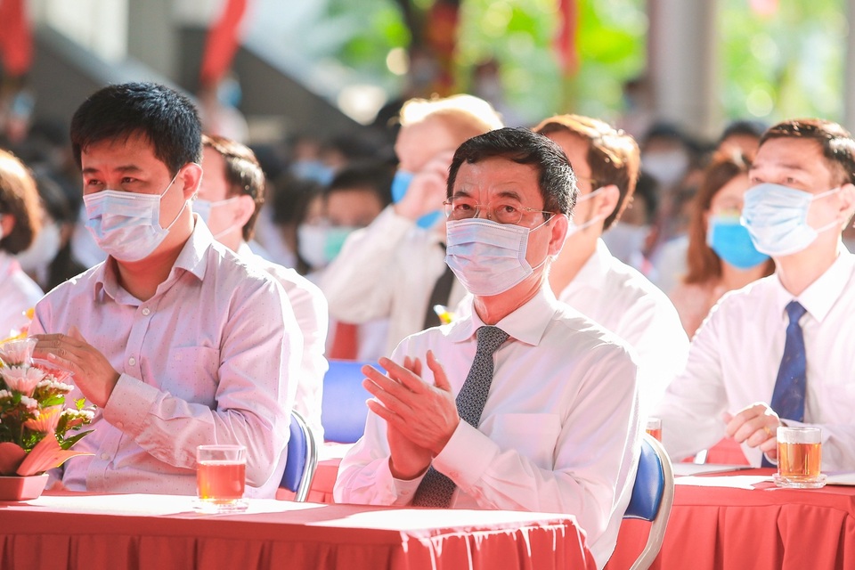 Lễ khai giảng đáng nhớ của ngôi trường có 80% học sinh đỗ chuyên cấp 3 - 2 Lễ khai giảng đáng nhớ của ngôi trường có 80% học sinh đỗ chuyên cấp 3 - 2