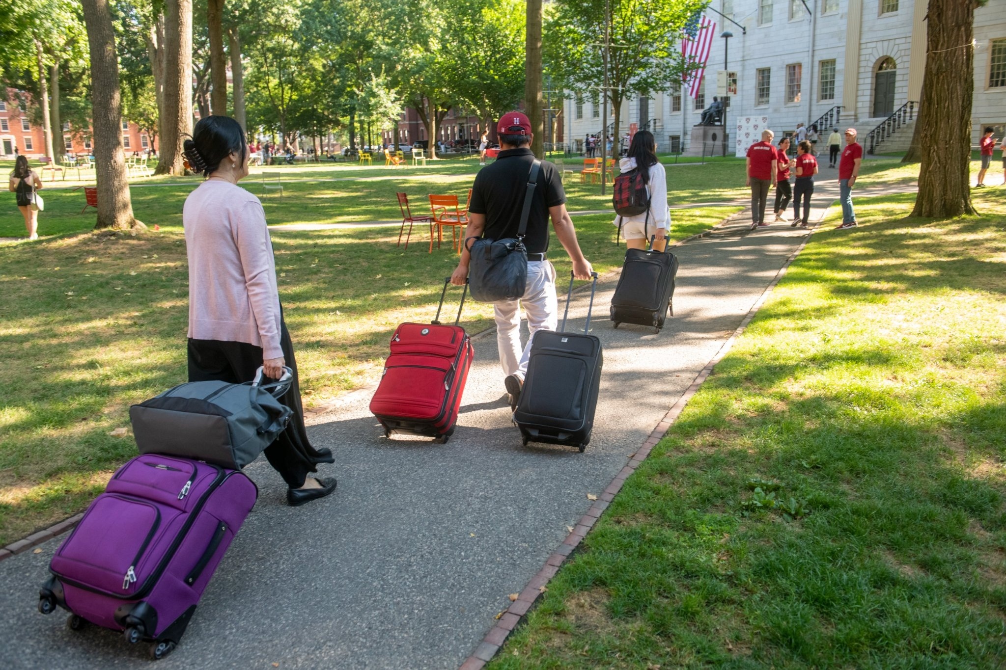 What should Vietnamese international students do in the face of the war between the US government and Harvard? - 2 Du học sinh Việt nên làm gì trước cuộc chiến của chính quyền Mỹ và Harvard? - 2