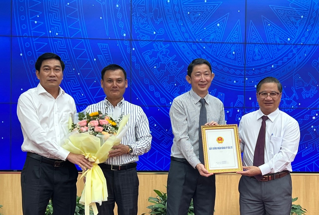 Cần Thơ trao chứng nhận đầu tư dự án Khu công nghiệp 160 triệu USD - 1 Cần Thơ trao chứng nhận đầu tư dự án Khu công nghiệp 160 triệu USD - 1