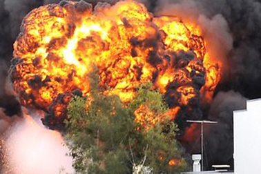 Cháy dữ dội tại nhà máy sơn ở Sydney