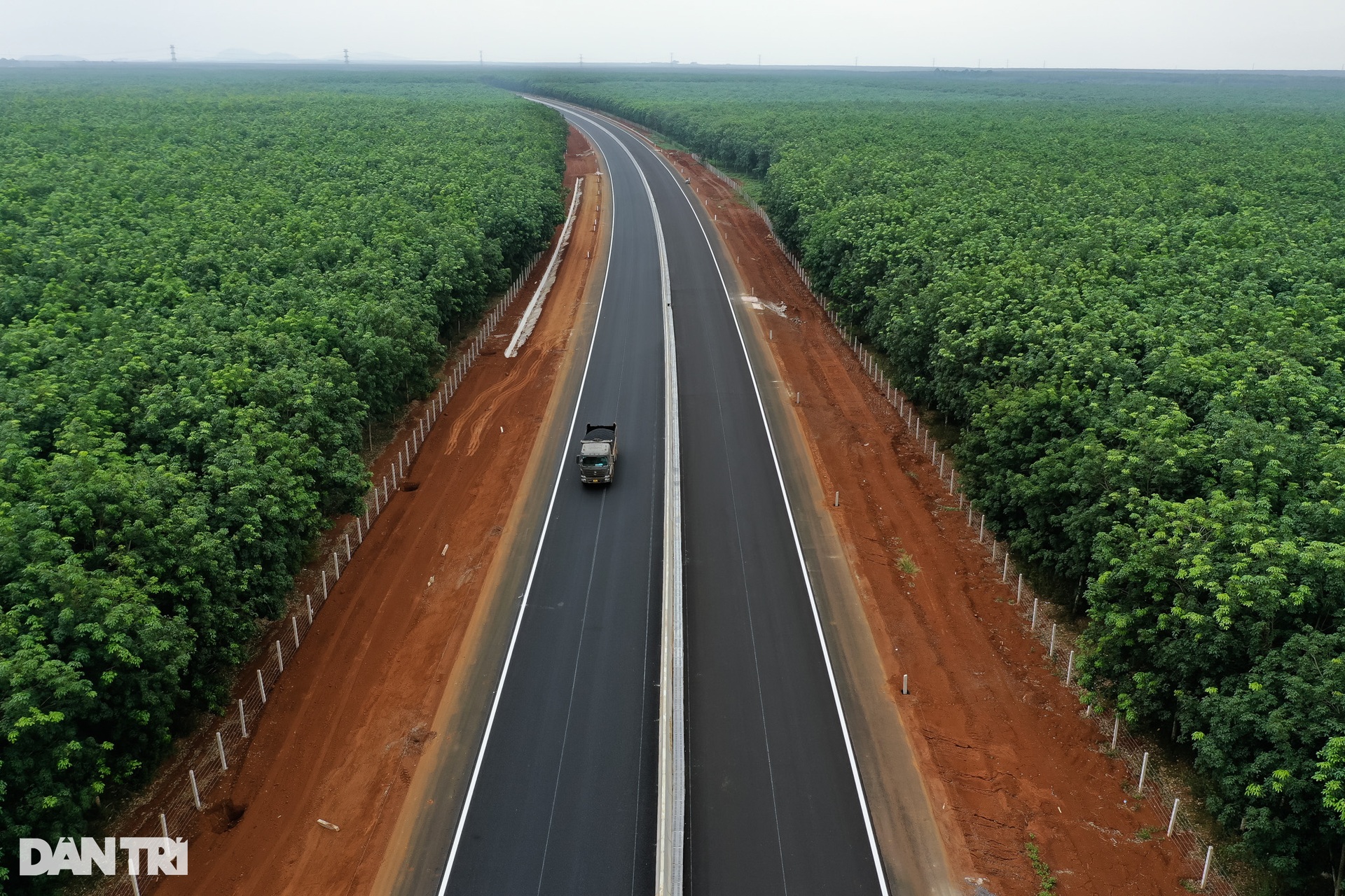 Cao tốc nối TPHCM - Phan Thiết hơn 2 giờ lái xe sắp khánh thành - 15 Cao tốc nối TPHCM - Phan Thiết hơn 2 giờ lái xe sắp khánh thành - 15
