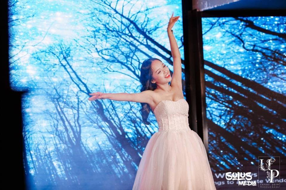 9X xinh đẹp có ngày tháng năm sinh toàn 9 - 8 9X xinh đẹp có ngày tháng năm sinh toàn 9 - 8