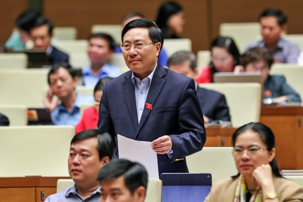 Phó Thủ tướng Phạm Bình Minh: Tinh giản biên chế còn mang tính cào bằng - 1 Phó Thủ tướng Phạm Bình Minh: Tinh giản biên chế còn mang tính cào bằng - 1