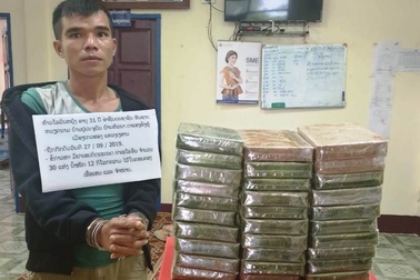 Bắt 2 đối tượng vận chuyển 32 bánh heroin