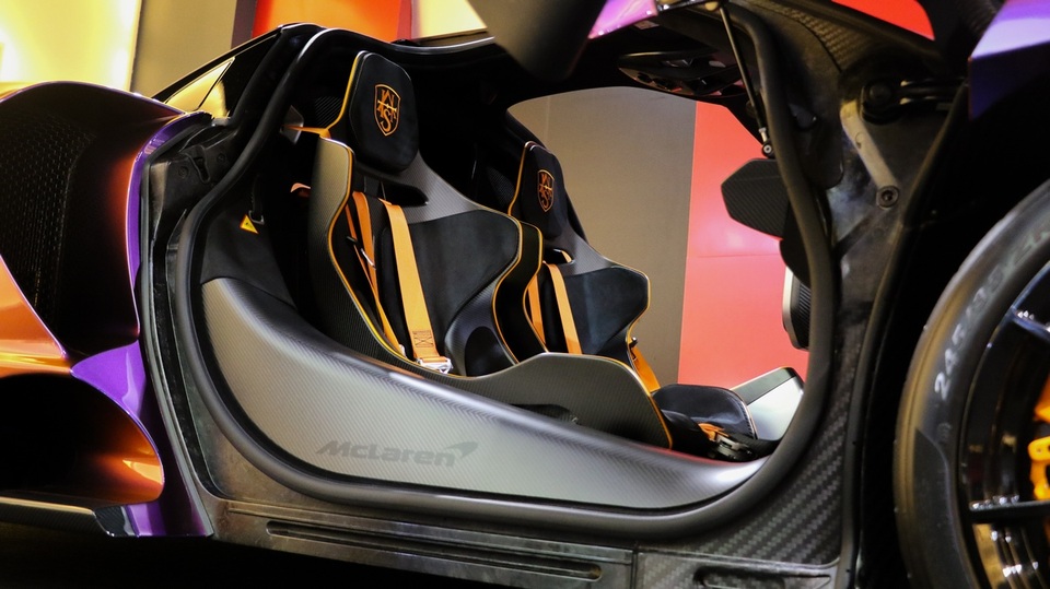 Bí ẩn một chiếc siêu xe McLaren Senna sơn đổi màu - 18 Bí ẩn một chiếc siêu xe McLaren Senna sơn đổi màu - 18
