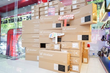 FPT Shop ưu đãi đến 15 triệu, giảm thêm 10% cho tân sinh viên khi mua laptop