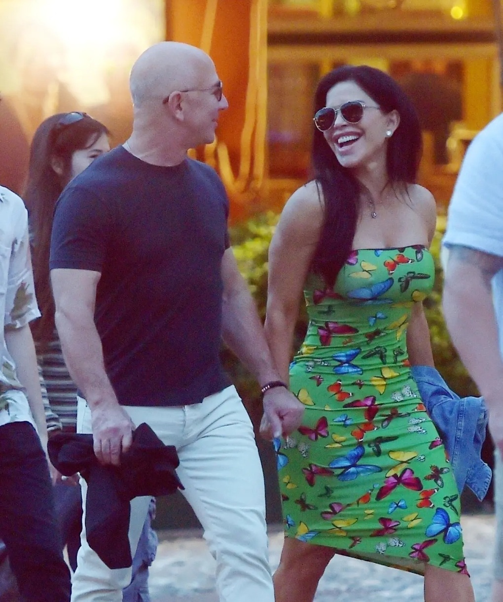 Ngoài tình yêu đẹp, hôn thê của tỷ phú Jeff Bezos sắp nhận thêm những gì? - 6 Ngoài tình yêu đẹp, hôn thê của tỷ phú Jeff Bezos sắp nhận thêm những gì? - 6