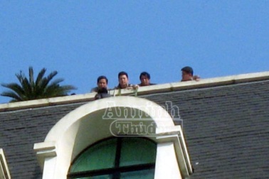 Điều xe cứu hỏa giải cứu thanh niên tự tử tại tòa nhà Pacific