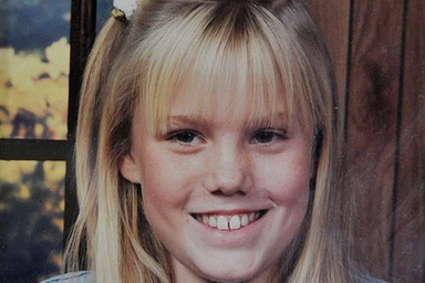  “Nô lệ tình dục” 18 năm “gắn bó với kẻ bắt cóc”