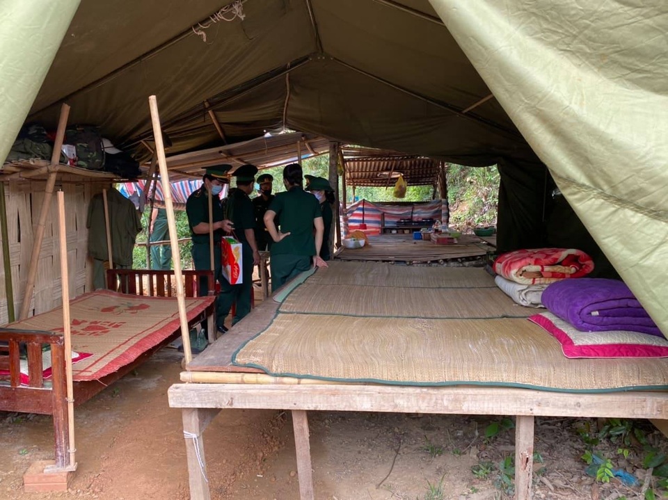 Biên phòng ngày đêm bám rừng ngăn người nhập cảnh trái phép mùa dịch - 9 Biên phòng ngày đêm bám rừng ngăn người nhập cảnh trái phép mùa dịch - 9