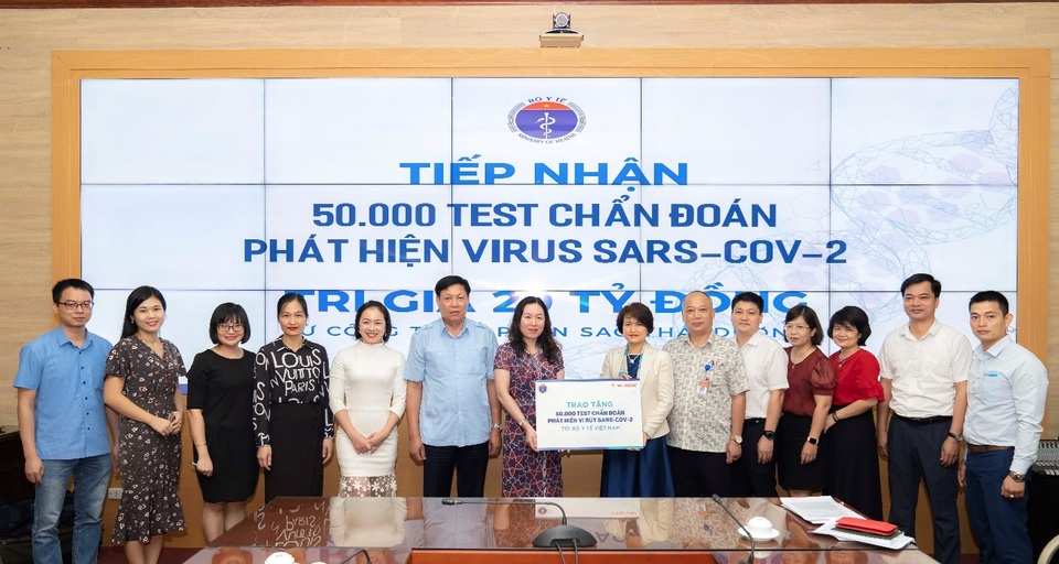 Sao Thái Dương chi viện 50.000 test chẩn đoán Covid-19 chống dịch lần hai - 1 Sao Thái Dương chi viện 50.000 test chẩn đoán Covid-19 chống dịch lần hai - 1