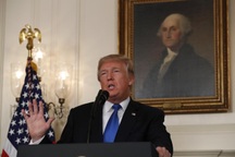 Tổng thống Trump dọa hủy thỏa thuận hạt nhân Iran bất cứ lúc nào