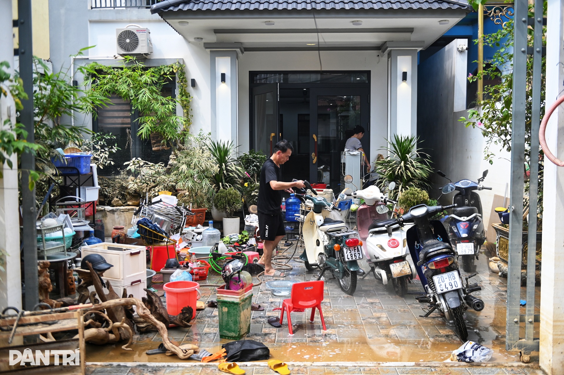 Trung tâm tỉnh Thái Nguyên thành bãi chiến trường sau lũ - 12 Trung tâm tỉnh Thái Nguyên thành bãi chiến trường sau lũ - 12
