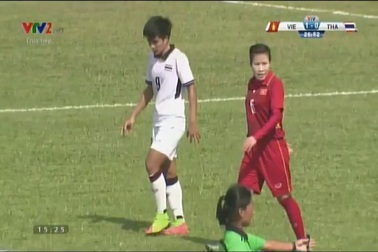 ĐT nữ Việt Nam - ĐT nữ Thái Lan: Phút 27, Vũ Thị Nhung bỏ lỡ cơ hội ghi bàn
