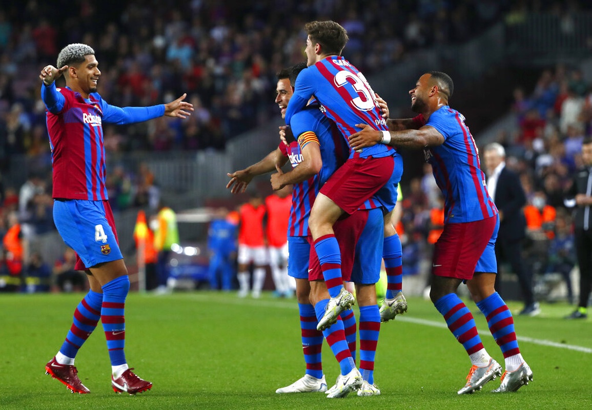 Barcelona chiếm ưu thế để giành vị trí á quân La Liga - 8 Barcelona chiếm ưu thế để giành vị trí á quân La Liga - 8