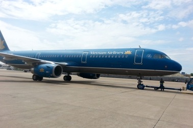 Phạt 15 triệu đồng hành khách tự ý mở cửa thoát hiểm máy bay