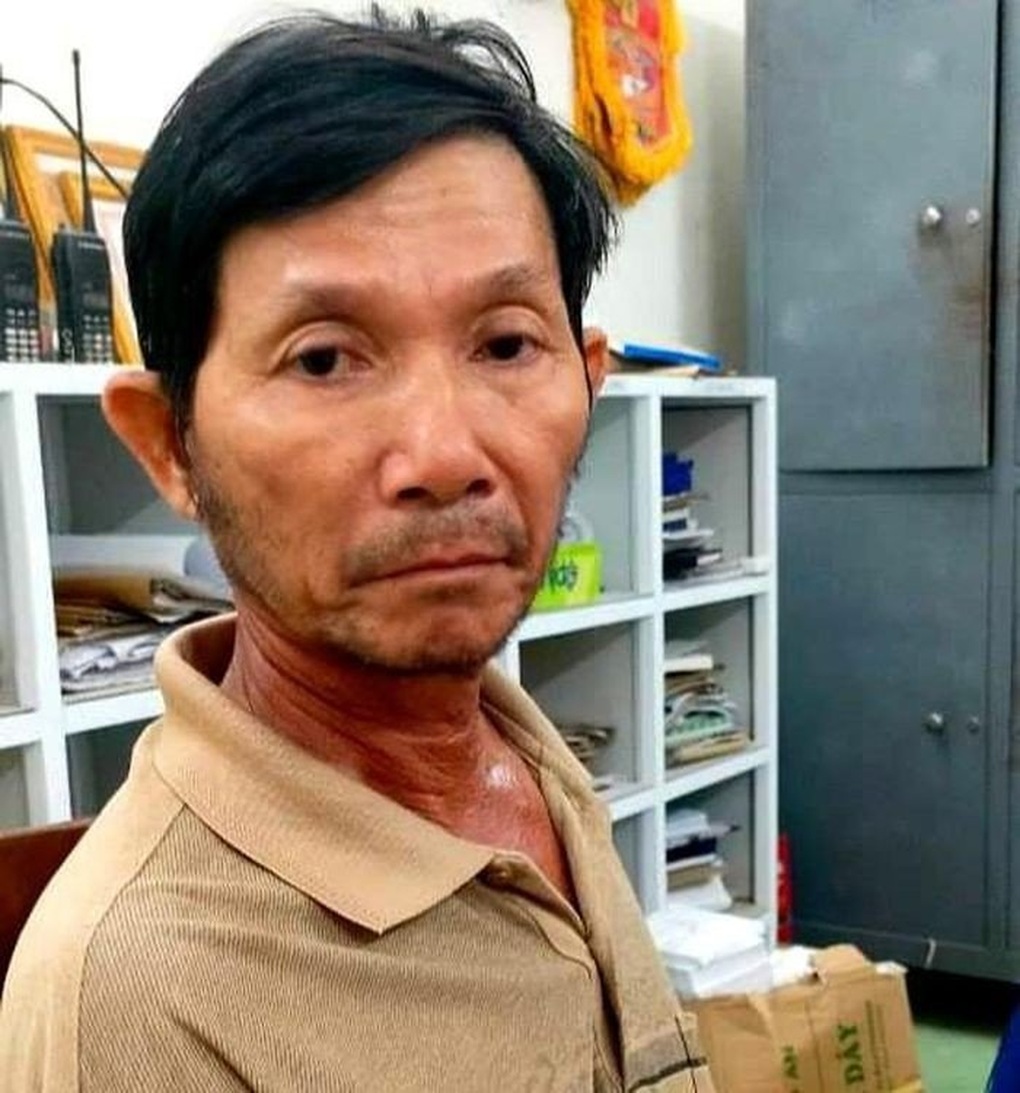 Mâu thuẫn trong nuôi gà, dùng rựa truy sát gia đình hàng xóm - 1 Mâu thuẫn trong nuôi gà, dùng rựa truy sát gia đình hàng xóm - 1