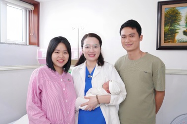 Mẹ 9X đón con sau 4 lần chuyển phôi thất bại