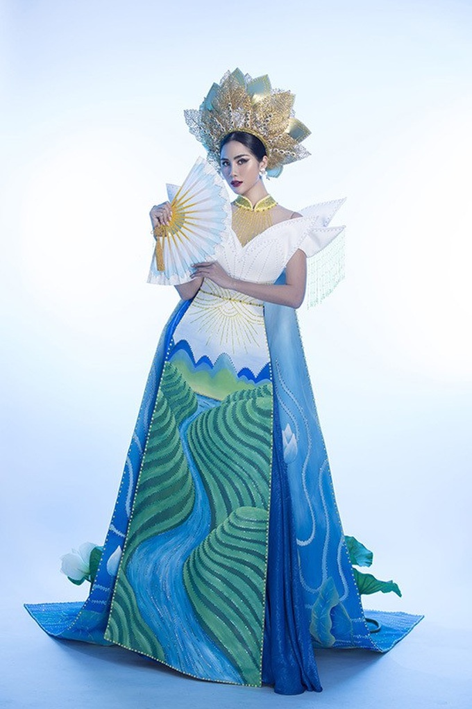 Trang phục dân tộc đính 5000 viên pha lê của đại diện Việt Nam tại Miss Earth 2019 - Ảnh 4. Trang phục dân tộc đính 5000 viên pha lê của đại diện Việt Nam tại Miss Earth 2019 - Ảnh 4.