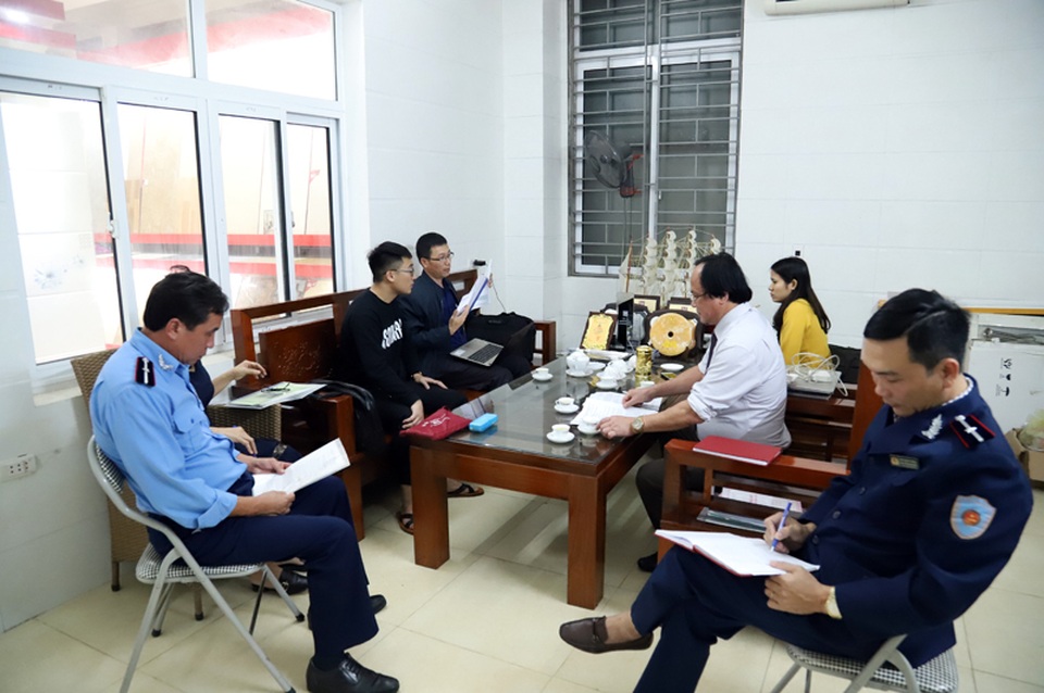 Doanh nghiệp băm nát hành lang giao thông kêu cứu, UBND tỉnh Hà Tĩnh rục rịch vào cuộc! - 3 Doanh nghiệp băm nát hành lang giao thông kêu cứu, UBND tỉnh Hà Tĩnh rục rịch vào cuộc! - 3