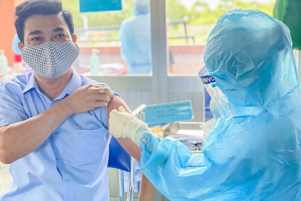 Hỏi đáp vắc xin Covid-19: Quá ngày tiêm nhắc lại mũi 2 có giảm tác dụng? - 1 Hỏi đáp vắc xin Covid-19: Quá ngày tiêm nhắc lại mũi 2 có giảm tác dụng? - 1