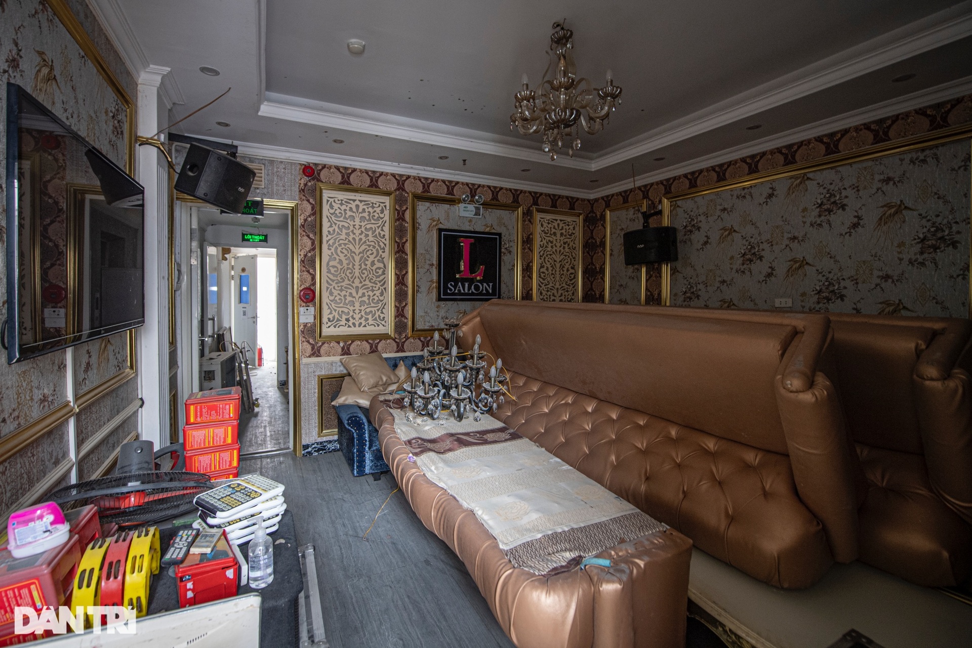Chủ karaoke Hà Nội: Phá sản, chi tiền tỷ sửa chữa nín thở chờ ngày mở lại - 5 Chủ karaoke Hà Nội: Phá sản, chi tiền tỷ sửa chữa nín thở chờ ngày mở lại - 5