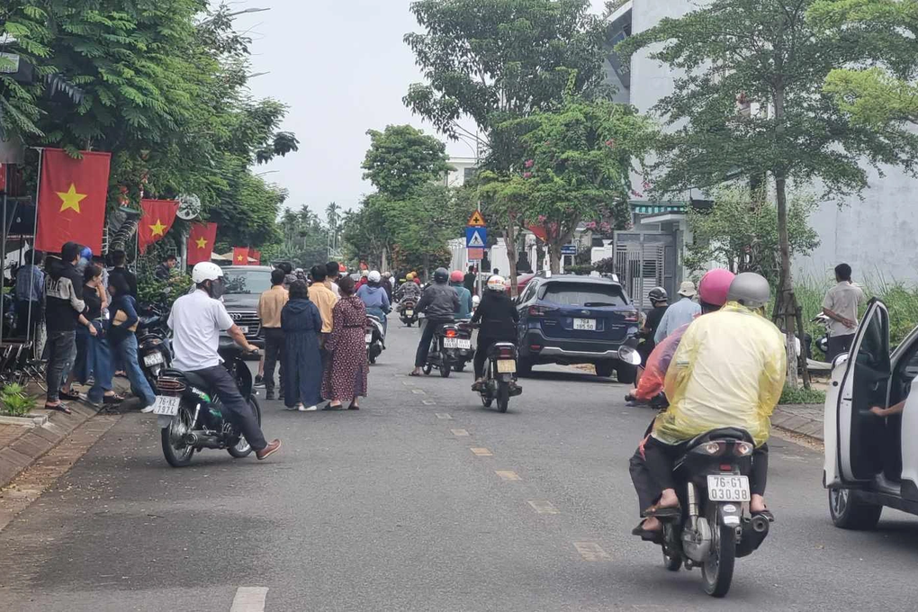 Công an bất ngờ phong tỏa nhiều tuyến đường ở Quảng Ngãi và Vĩnh Phúc - 5