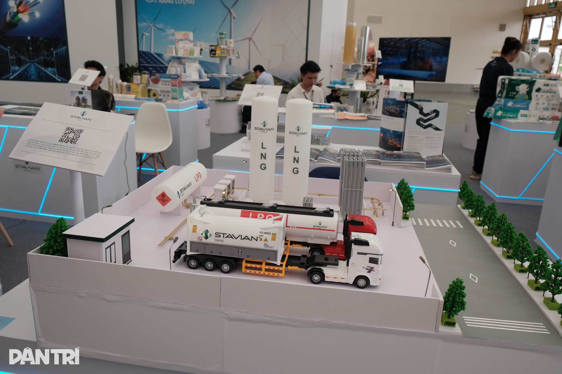 Các doanh nghiệp ông lớn mang gì đến Hội chợ Mùa Thu lần thứ nhất? - 11 Các doanh nghiệp ông lớn mang gì đến Hội chợ Mùa Thu lần thứ nhất? - 11