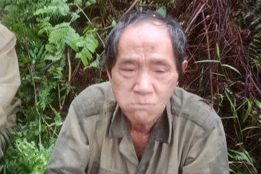Tìm thấy người đàn ông mất tích nhiều ngày trong rừng sâu ở Tuyên Quang
