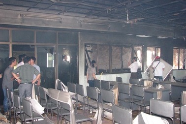 "Bà hỏa" thiêu rụi hội trường rộng trên 200m2