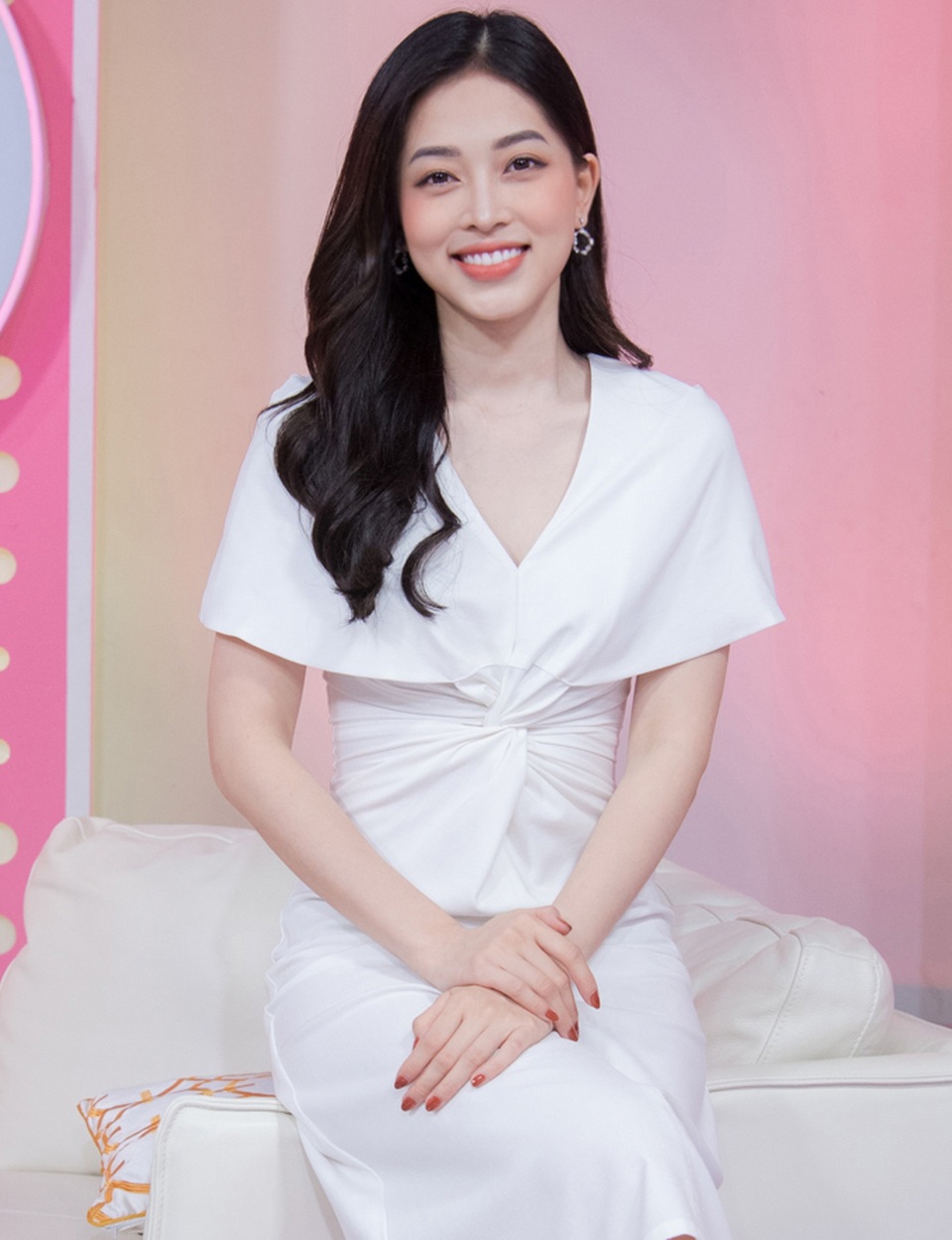 Á hậu Phương Nga hé lộ bạn trai không ghen khi cô thân thiết với MC Đức Bảo - 3 Á hậu Phương Nga hé lộ bạn trai không ghen khi cô thân thiết với MC Đức Bảo - 3