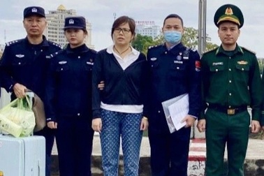Quảng Ninh trục xuất nữ bị can Trung Quốc trốn truy nã sang Việt Nam
