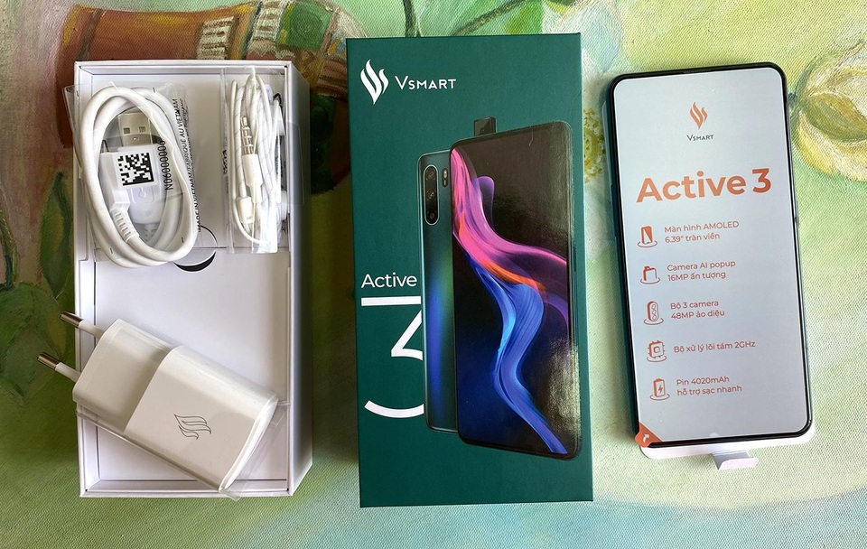 Đập hộp Vsmart Active 3 camera trượt mới ra mắt tại Việt Nam - 1 Đập hộp Vsmart Active 3 camera trượt mới ra mắt tại Việt Nam - 1