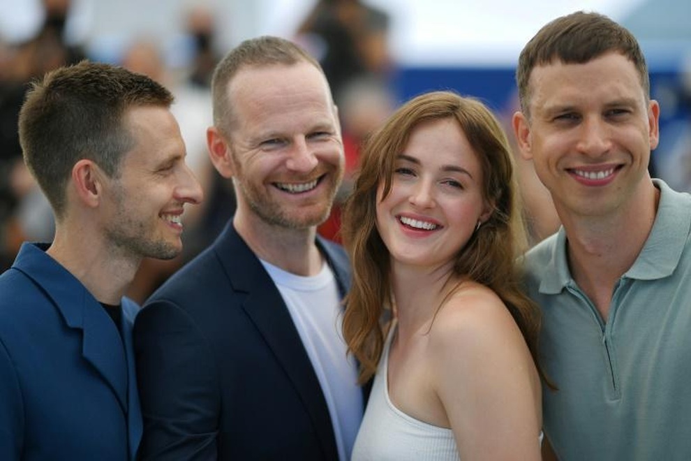 Chuyện một đêm thành sao của nữ diễn viên xuất sắc tại LHP Cannes 2021 - 6 Chuyện một đêm thành sao của nữ diễn viên xuất sắc tại LHP Cannes 2021 - 6