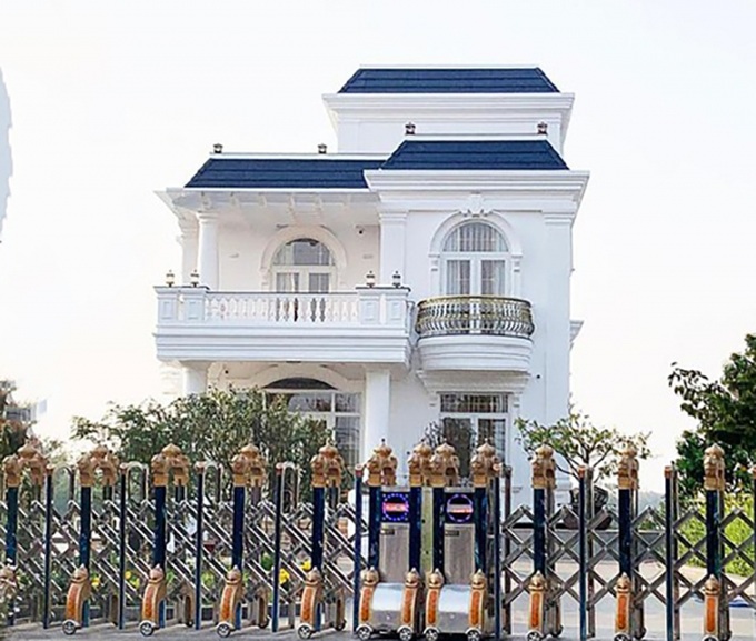 Căn biệt thự không phép đồ sộ trước khi bị tháo dỡ