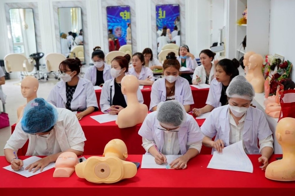 Cử nhân, thạc sĩ cũng đi học nghề - 2 Cử nhân, thạc sĩ cũng đi học nghề - 2