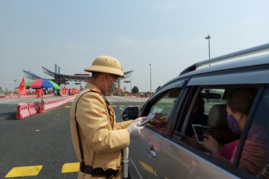 Khôi phục hoạt động vận tải hành khách, kích hoạt hệ thống camera giám sát