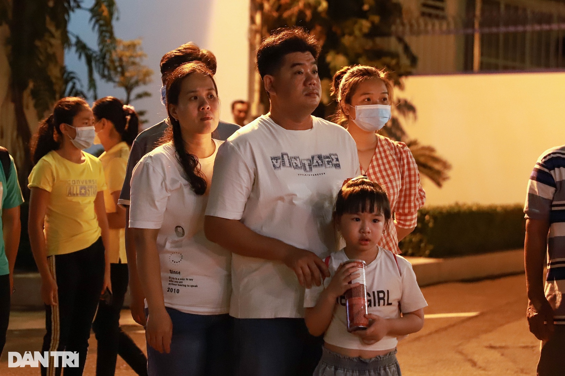 Vợ chiến sĩ cứu nạn ở Thổ Nhĩ Kỳ: Ngày anh đi, chiếc áo ấm chưa kịp đem - 3 Vợ chiến sĩ cứu nạn ở Thổ Nhĩ Kỳ: Ngày anh đi, chiếc áo ấm chưa kịp đem - 3