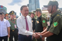 Chủ tịch nước dự lễ ra mắt lực lượng bảo vệ an ninh cơ sở tại TPHCM