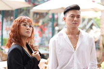 Quách Ngọc Tuyên bật cười khi diễn cảnh thân mật với Trà Ngọc