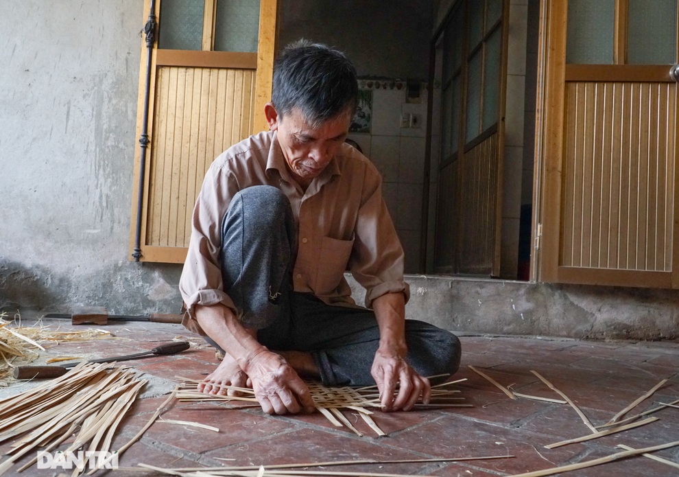 Thủ phủ vàng mã ở ngoại thành Hà Nội nhộn nhịp vào vụ Tết Nguyên đán - 10 Thủ phủ vàng mã ở ngoại thành Hà Nội nhộn nhịp vào vụ Tết Nguyên đán - 10