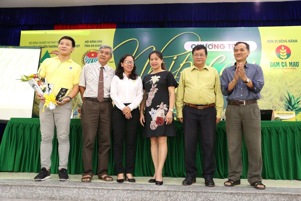 Chương trình “Nhịp cầu nhà nông” năm 2020 Kiến thức bổ ích cho nhà nông - 4 Chương trình “Nhịp cầu nhà nông” năm 2020 Kiến thức bổ ích cho nhà nông - 4