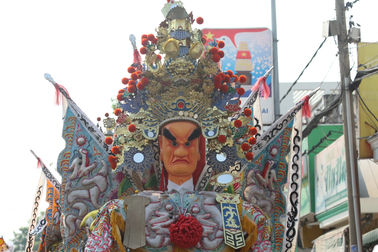 Người dân hóa trang thần tiên, diễu hành lễ nghinh thần độc đáo ở Biên Hòa