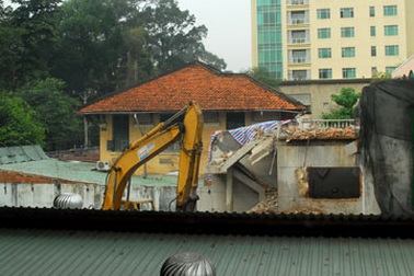  Ngừng thi công trụ sở ngân hàng, chờ ý kiến lãnh đạo thành phố